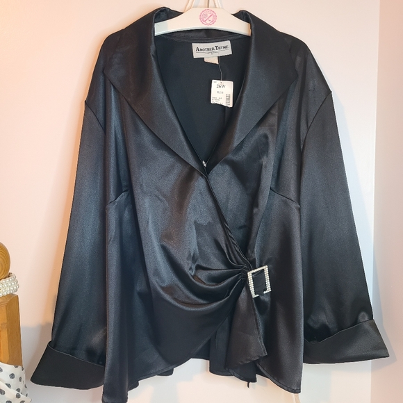 Elegant Black Satin Blouse with Rhinestone Buckle Detail Plus Size 26W - Picture 5 of 7